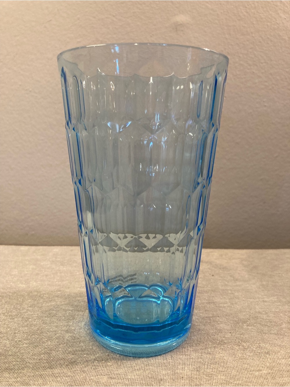 Martha Stewart Set Of 8 Blue Faceted Acrylic 20 Ounce Large Tumblers